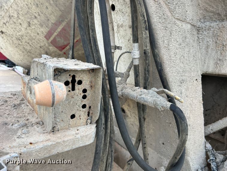 image for item JU9667 2006 International 5600i  ready mix truck