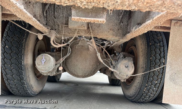 image for item JU9667 2006 International 5600i  ready mix truck