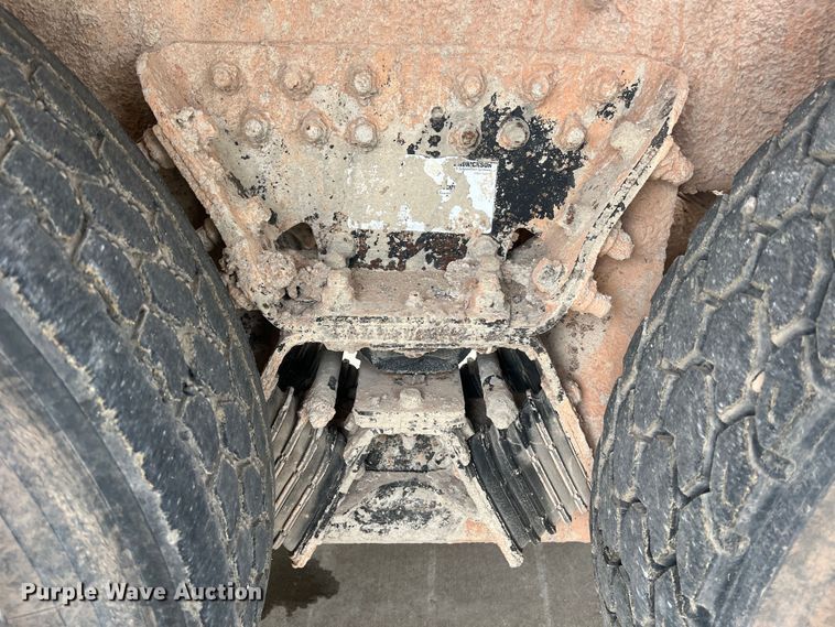 image for item JU9667 2006 International 5600i  ready mix truck