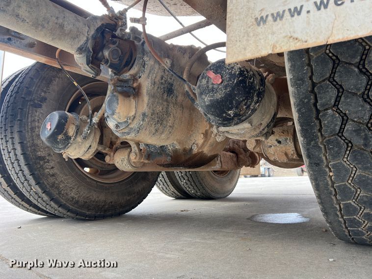 image for item JU9667 2006 International 5600i  ready mix truck