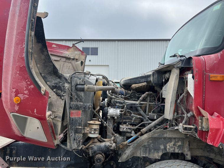 image for item JU9667 2006 International 5600i  ready mix truck