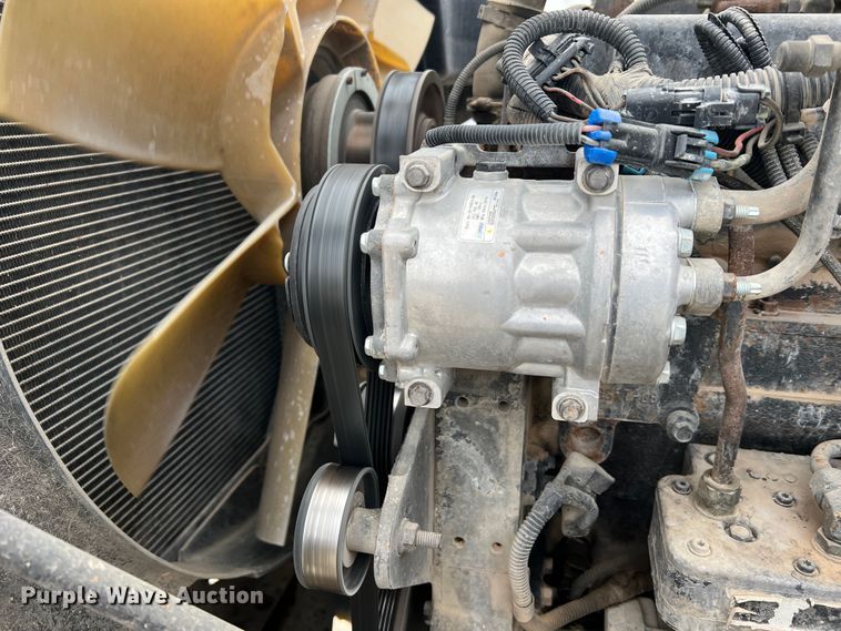 image for item JU9667 2006 International 5600i  ready mix truck