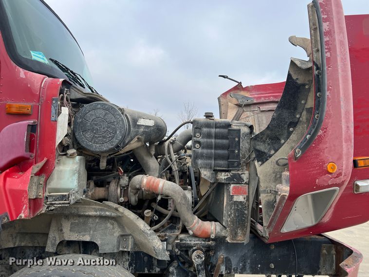 image for item JU9667 2006 International 5600i  ready mix truck