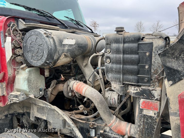 image for item JU9667 2006 International 5600i  ready mix truck