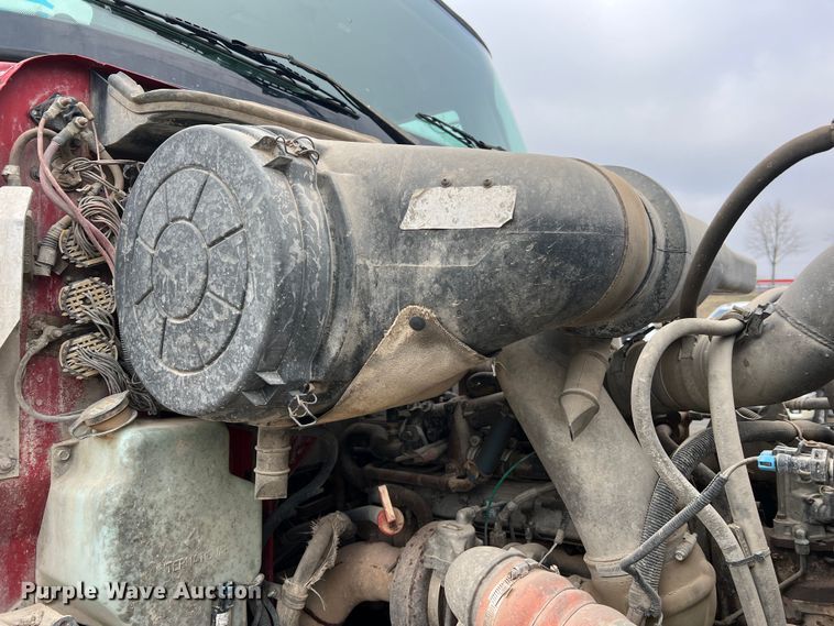 image for item JU9667 2006 International 5600i  ready mix truck