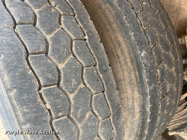 image for item JU9667 2006 International 5600i  ready mix truck