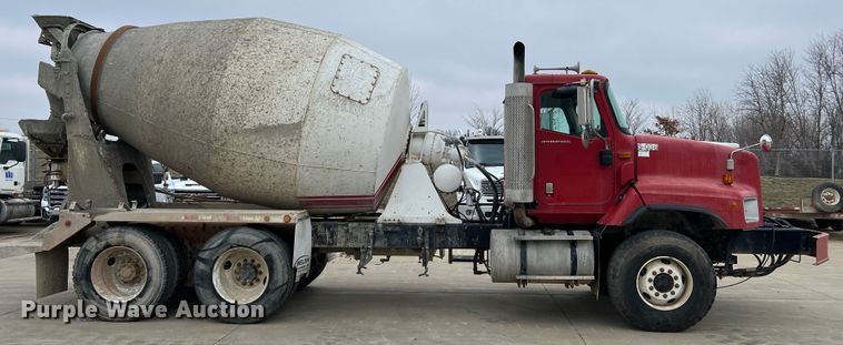 image for item JU9668 2006 International 5600i  ready mix truck