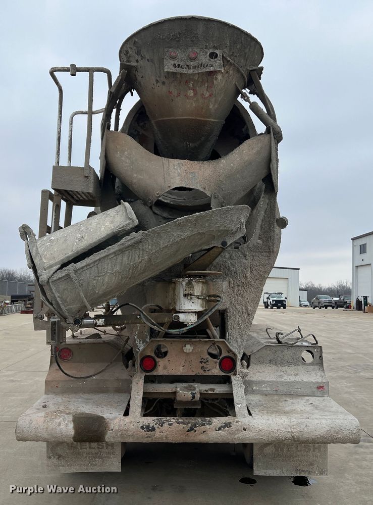 image for item JU9668 2006 International 5600i  ready mix truck