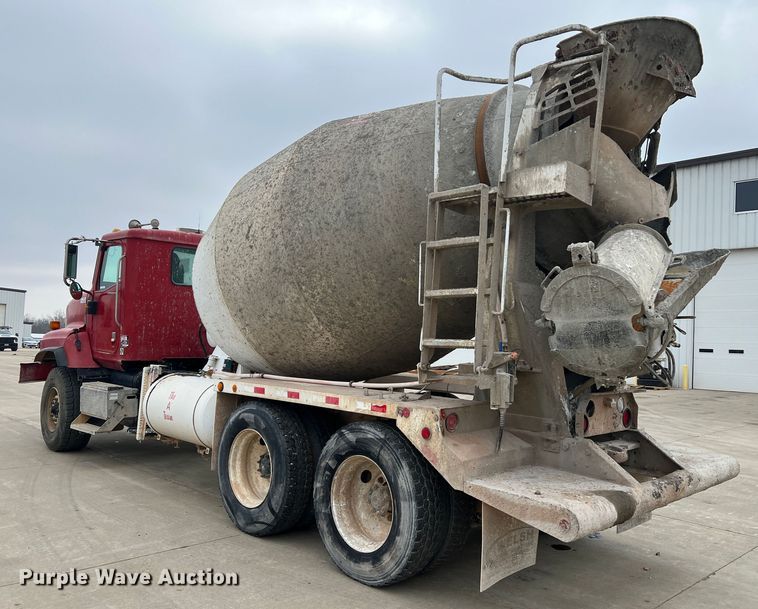 image for item JU9668 2006 International 5600i  ready mix truck