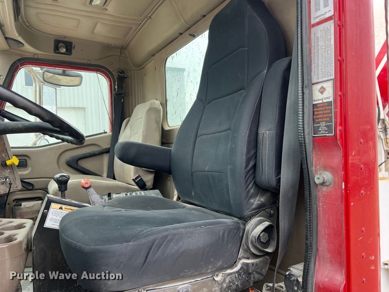 image for item JU9668 2006 International 5600i  ready mix truck