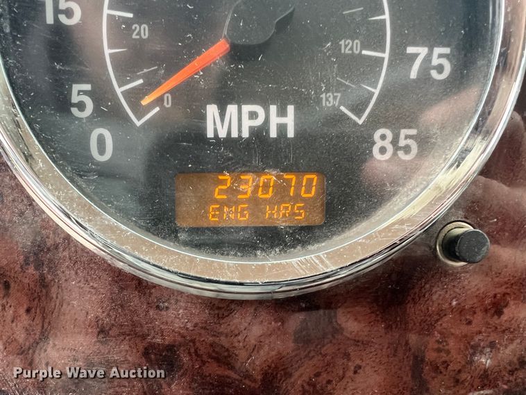 image for item JU9668 2006 International 5600i  ready mix truck