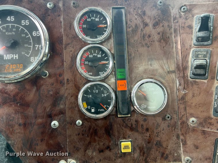 image for item JU9668 2006 International 5600i  ready mix truck