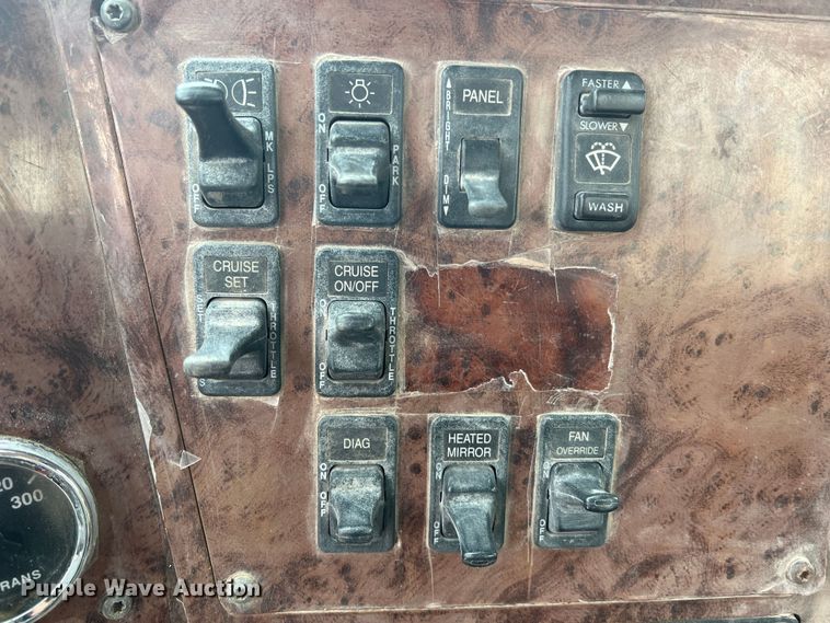 image for item JU9668 2006 International 5600i  ready mix truck