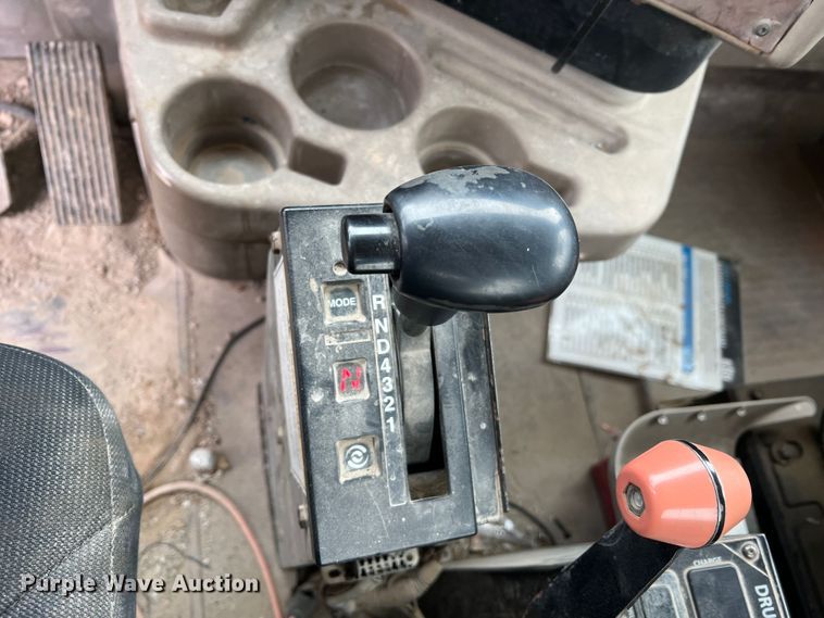 image for item JU9668 2006 International 5600i  ready mix truck