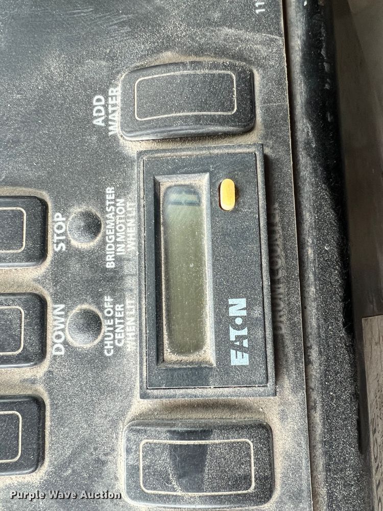 image for item JU9668 2006 International 5600i  ready mix truck