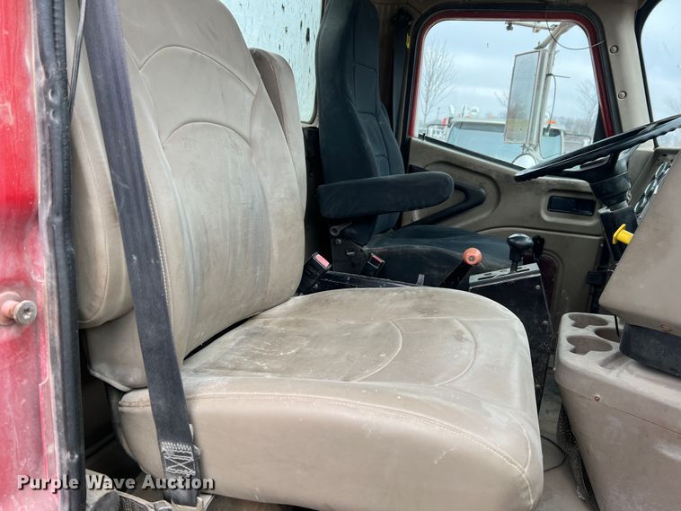 image for item JU9668 2006 International 5600i  ready mix truck