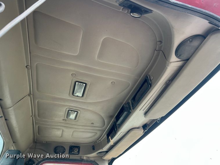 image for item JU9668 2006 International 5600i  ready mix truck