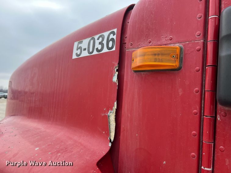 image for item JU9668 2006 International 5600i  ready mix truck