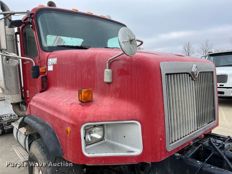 image for item JU9668 2006 International 5600i  ready mix truck