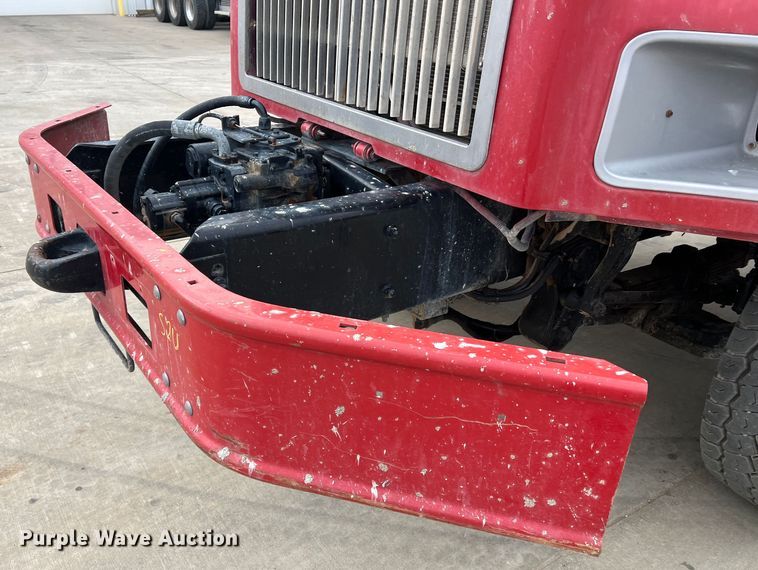 image for item JU9668 2006 International 5600i  ready mix truck