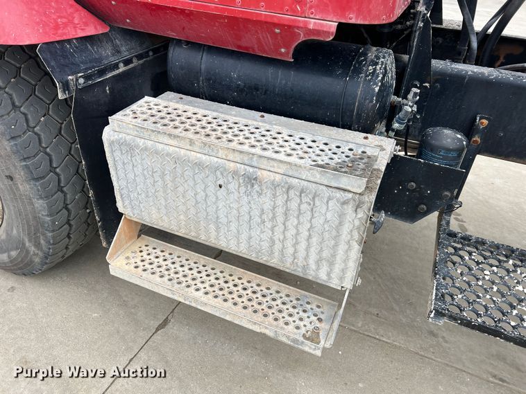 image for item JU9668 2006 International 5600i  ready mix truck