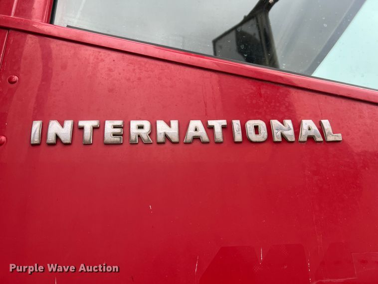 image for item JU9668 2006 International 5600i  ready mix truck