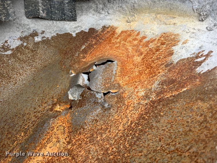 image for item JU9668 2006 International 5600i  ready mix truck