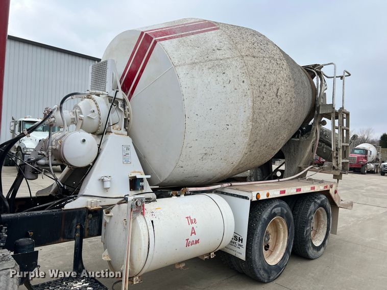 image for item JU9668 2006 International 5600i  ready mix truck