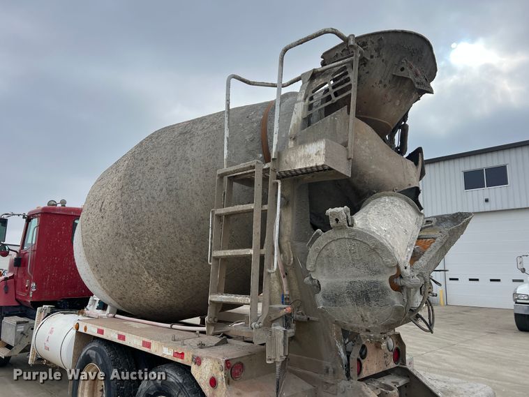 image for item JU9668 2006 International 5600i  ready mix truck