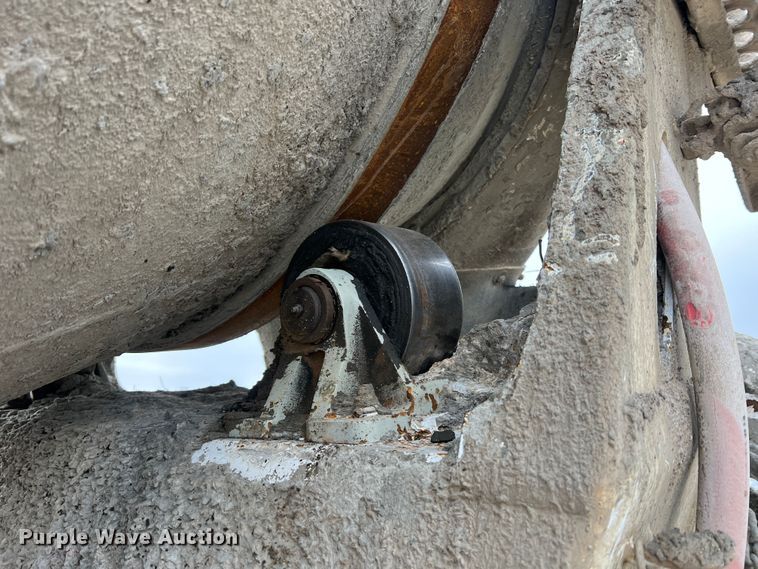 image for item JU9668 2006 International 5600i  ready mix truck