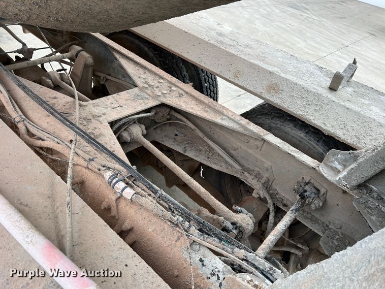 image for item JU9668 2006 International 5600i  ready mix truck