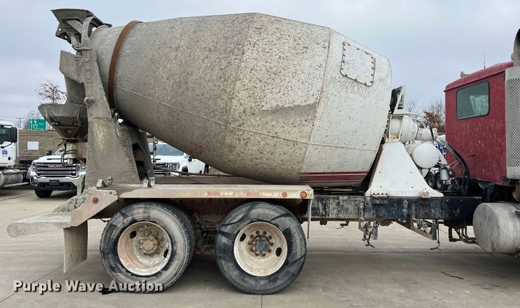 image for item JU9668 2006 International 5600i  ready mix truck