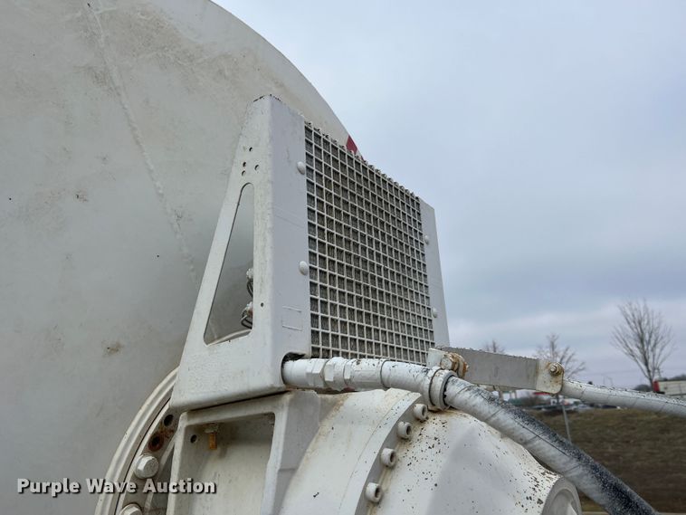 image for item JU9668 2006 International 5600i  ready mix truck