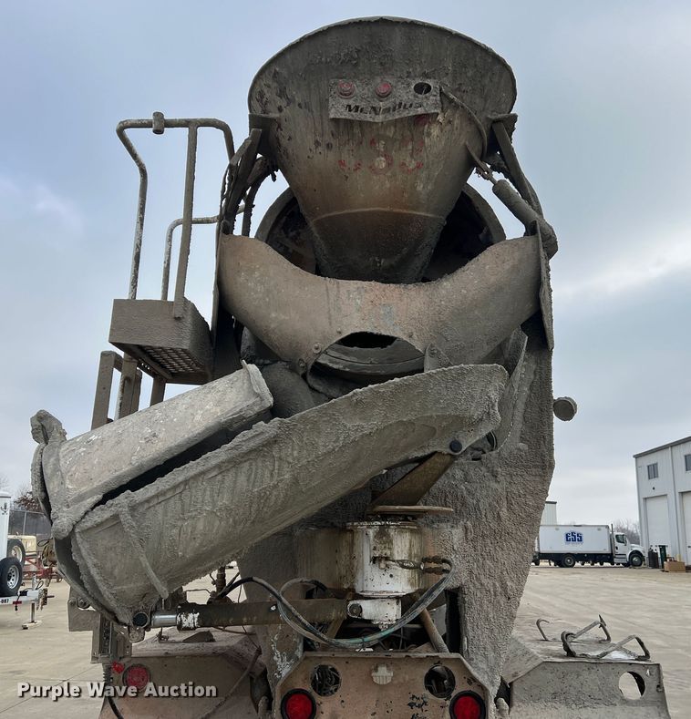 image for item JU9668 2006 International 5600i  ready mix truck