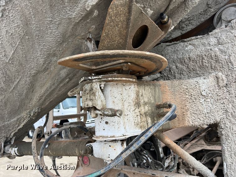 image for item JU9668 2006 International 5600i  ready mix truck