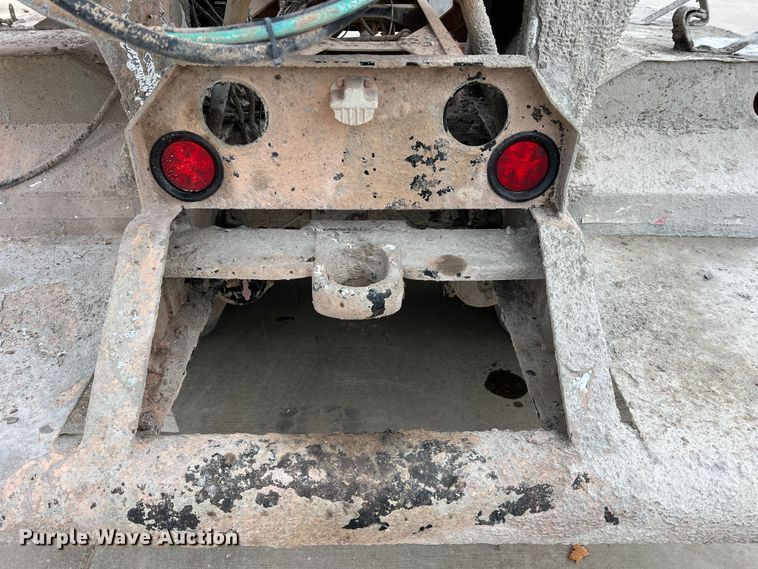 image for item JU9668 2006 International 5600i  ready mix truck