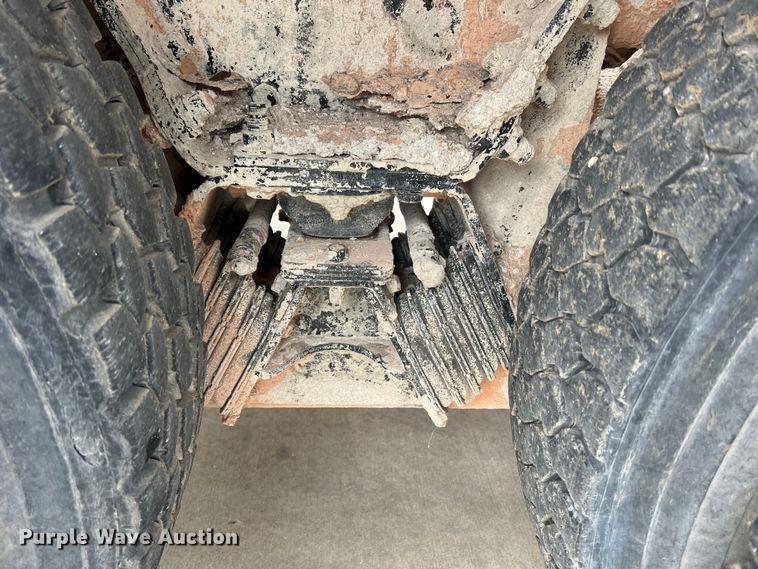 image for item JU9668 2006 International 5600i  ready mix truck