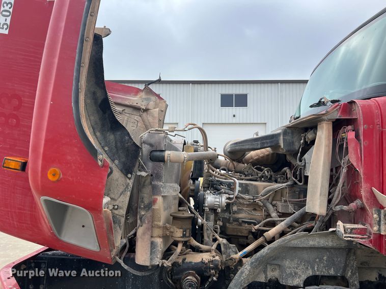 image for item JU9668 2006 International 5600i  ready mix truck