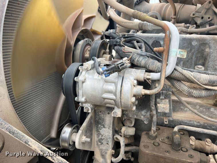 image for item JU9668 2006 International 5600i  ready mix truck