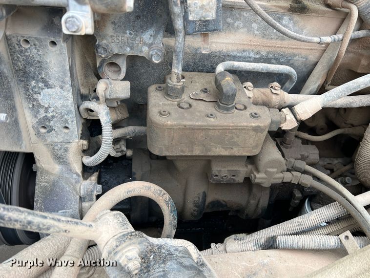 image for item JU9668 2006 International 5600i  ready mix truck