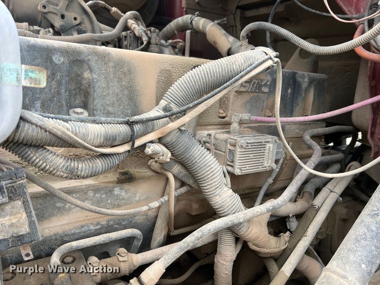 image for item JU9668 2006 International 5600i  ready mix truck