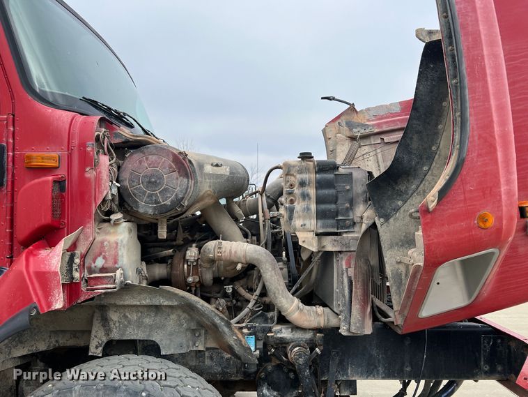 image for item JU9668 2006 International 5600i  ready mix truck