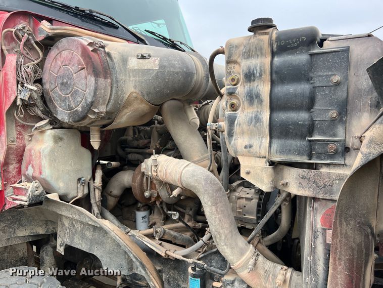 image for item JU9668 2006 International 5600i  ready mix truck