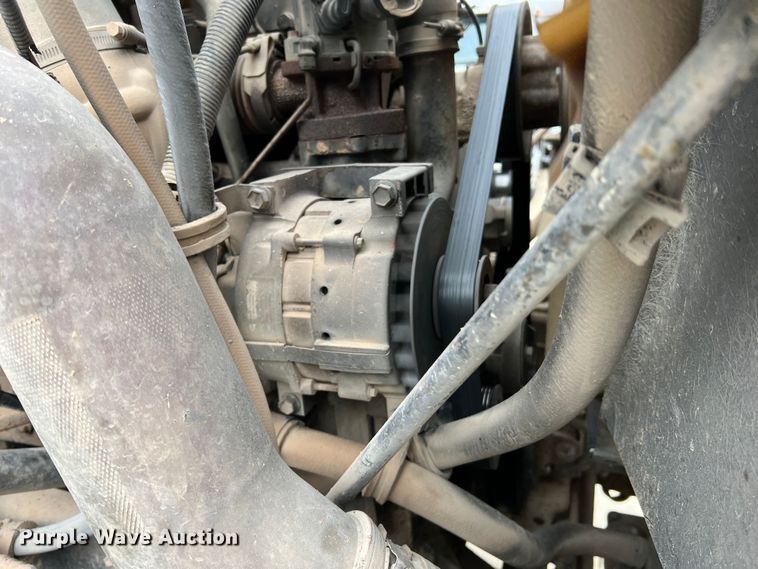 image for item JU9668 2006 International 5600i  ready mix truck