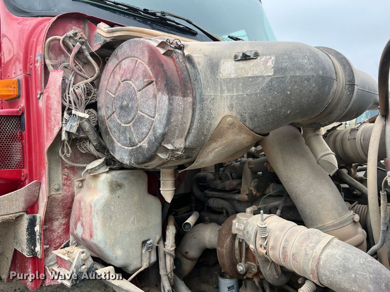 image for item JU9668 2006 International 5600i  ready mix truck