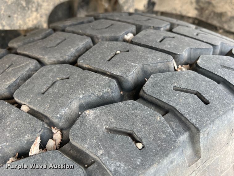 image for item JU9668 2006 International 5600i  ready mix truck