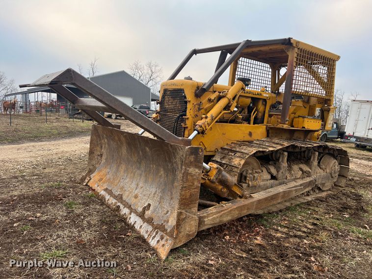 image for item JU9669 1967 Caterpillar D6C  dozer
