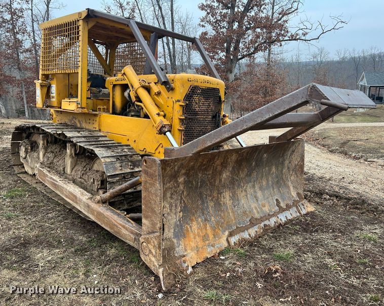 image for item JU9669 1967 Caterpillar D6C  dozer