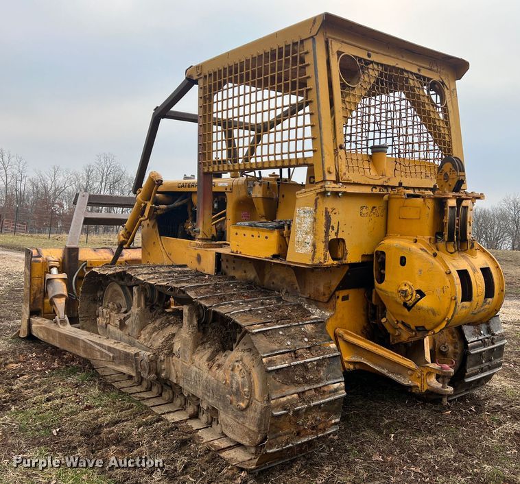 image for item JU9669 1967 Caterpillar D6C  dozer