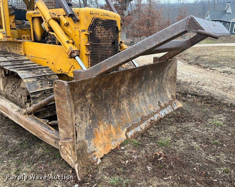 image for item JU9669 1967 Caterpillar D6C  dozer